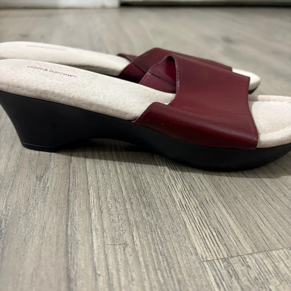 Croft & Barrow Women’s Size 8M Volume Red Slide Sandal Heeled Mule Cushioned - Picture 4 of 7